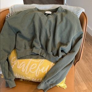 Aerie Olive Women's Crew Neck Sweater